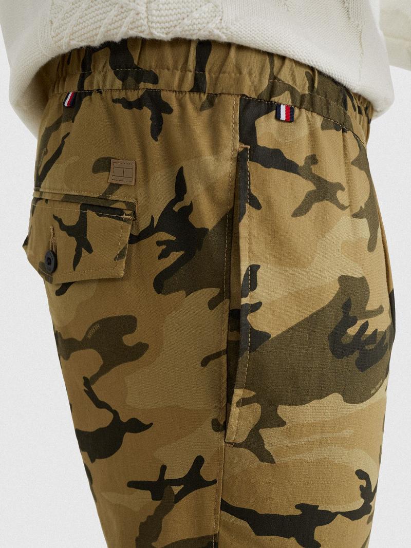 Férfi Tommy Hilfiger Tapered fit camo Nadrág Zöld | HU 1126TCE